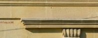 Décors et signature sur une façade en écart- Arsac - JPG - 171.9 ko