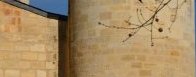 Château d&#39;Agassac, détail d&#39;une archère cruciforme de la tour nord-est - Ludon-Médoc - JPG - 241.1 ko (Nouvelle fenêtre)