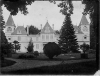 Le château Priban avant la destruction de ses deux pavillons, vers 1920